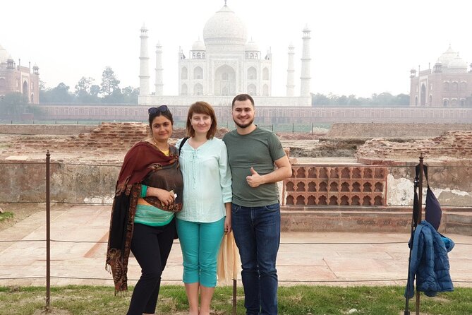 Private Tour: Day Trip to Agra From Delhi Including Taj Mahal and Agra Fort - The real value: having Nasiba (or a guide like her)