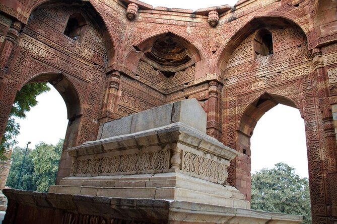 Private Tour in Mehrauli Archaeological Park & Qutub Minar - Quick hits before you go