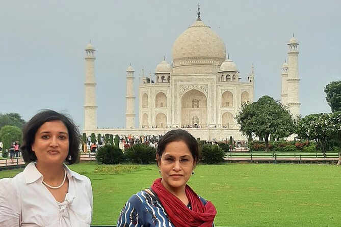 Private Tour of Taj mahal from Delhi by Train in 90 Min - Agra Fort: the second stop that adds contrast and depth