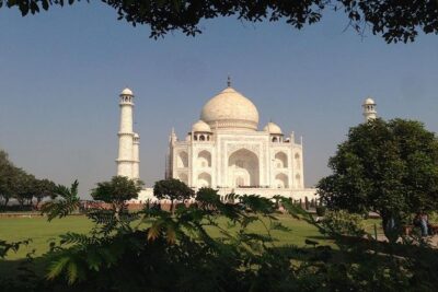 Private Tour : Tajmahal and Agra Fort Day Trip From New Delhi - Taj Mahal visit with a guide: time saved and better context