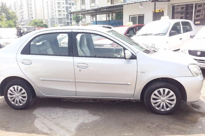 Private Transfer from New Delhi To Taj mahal Agra - Vehicle Options: Sedan, Innova, or Mini Van by Group Size