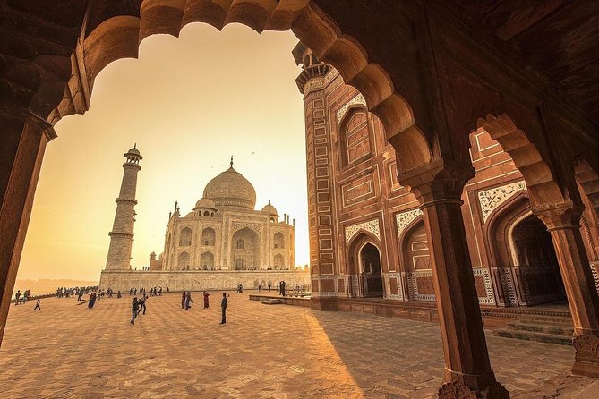 Private Trip to Taj Mahal With Front & Reverse View - Private transport and the mobile ticket promise