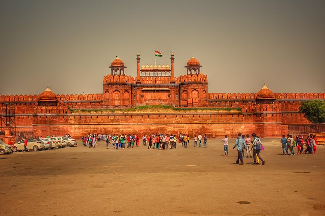 Private Walking Tour: Old Delhi including Ancient Havelis and Chandni Chowk - Chandni Chowk, Kinari Bazaar, and Khari Baoli: shopping with a purpose