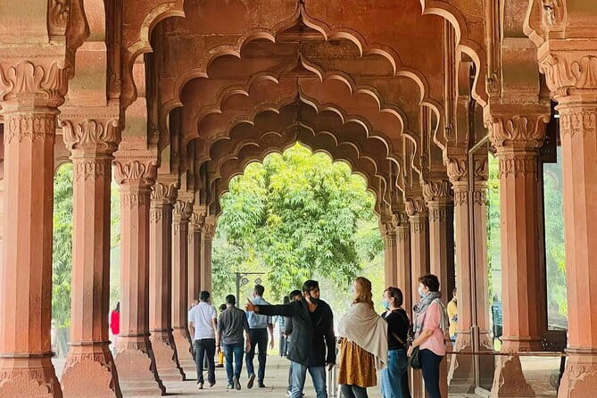 Red Fort Fast Track Entry Ticket in Delhi 2 hours Tour - Chatta Chowk inside the fort: market energy, compact time