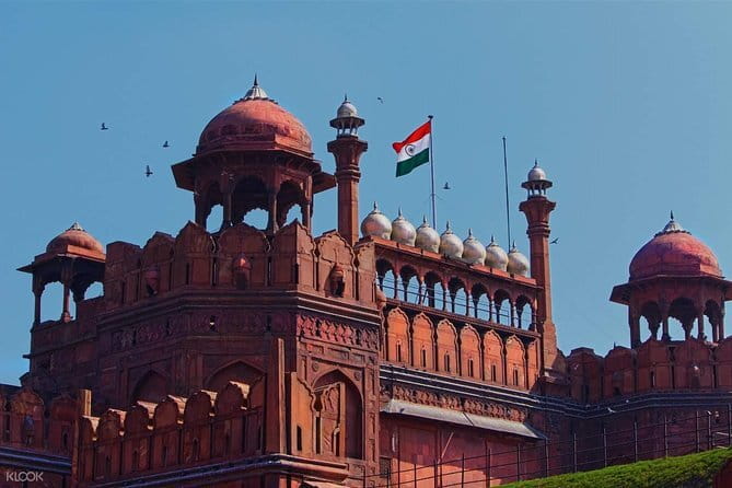 Red Fort Fast Track Entry Ticket in Delhi 2 hours Tour - Meeting by the metro: starting smoothly at 12:00 pm