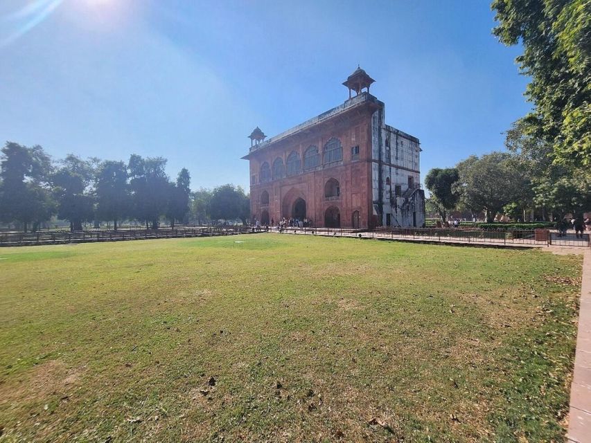 Red Fort Skip-the-Line E-tickets & guide Delhi transfers - Transfers in New Delhi: comfort, safety, and less mental load