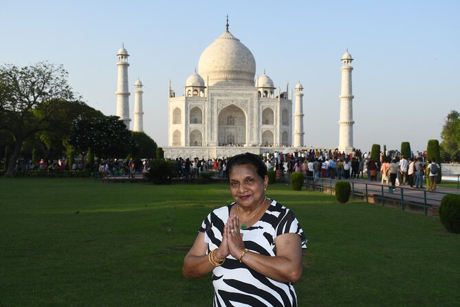 Same Day Agra Tour By Luxury Gatimaan Train From Delhi - Meals and water: what you can count on during the day