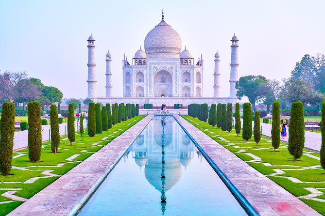 Same Day Mathura and Vrindavan Tour with Taj Mahal from New Delhi - Prem Mandir, Banke Bihari Mandir, And ISKCON: Three Different Ways To See Krishna Devotion