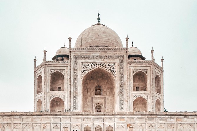 Same day Taj mahal and agra fort tour by car - Lunch at DoubleTree by Hilton Agra: a 5-star break that keeps you on track