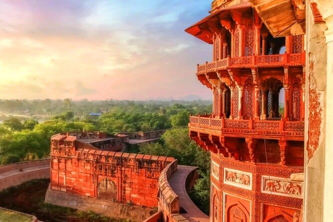 Same Day Taj Mahal Tour By Car From Delhi - Guides who go beyond the basics (and help you get photos)