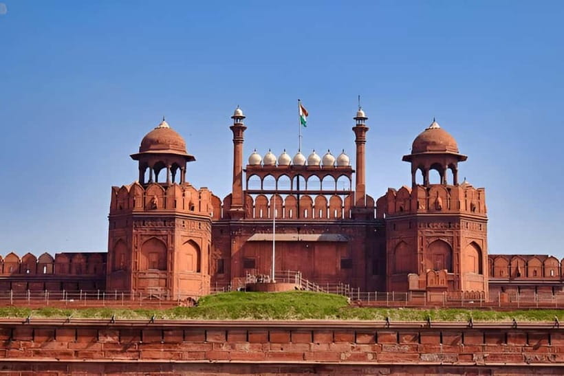 Skip-the-Line Guided Tour of Delhi's Iconic Red Fort - Arriving at Lahori Gate: the fort’s main entrance at the right pace