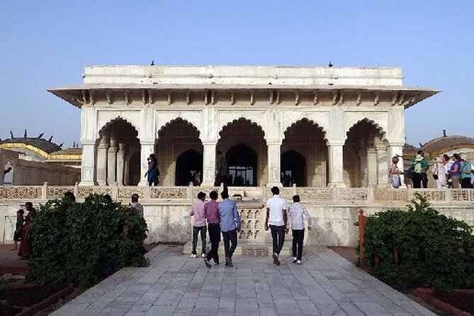 Skip the Line Taj Mahal Agra Fort Private Tour - Agra Fort: what changes once you leave the marble