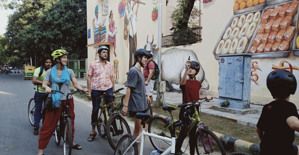 South Delhi: 3.5-Hour Private Bike Tour with Masala Dosa - Lodi Garden: a green break built around old tombs