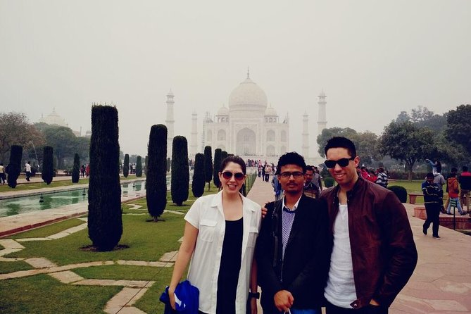 Sunrise Taj Mahal & Agra fort tour with Professional Photographer - Breakfast stop and shopping: Useful pauses, not filler