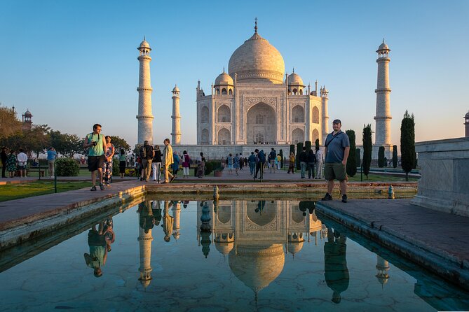 Sunrise Taj Mahal Tour From Delhi - DoubleTree by Hilton Hotel Agra: a real meal break between monuments