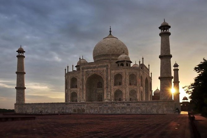 Sunrise Taj Mahal Tour from Delhi With Guide - Agra Fort at 8:00 AM: When the Day Gets More Interesting