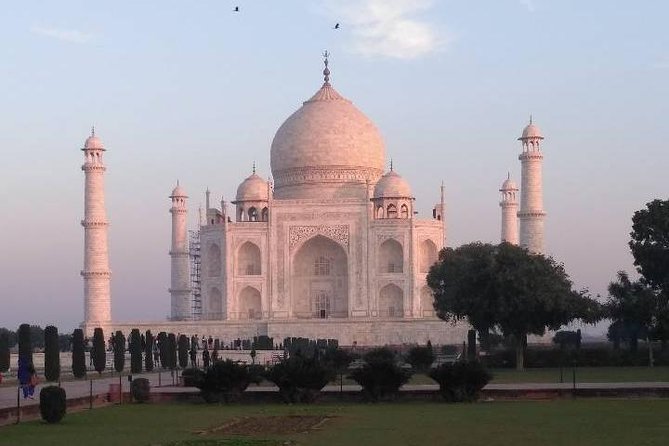Taj Mahal, Agra Fort, & Fatehpur Sikri Day trip From Delhi by car - 5:30 AM pickup and the express highway drive