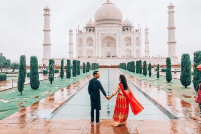 Taj Mahal & Agra Fort Tour with Home Cooked lunch at Locals Home - The battery bus and walking plan: comfort strategy for first-timers