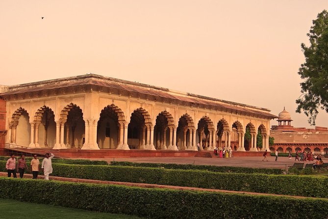 Taj Mahal, Agra Fort,Akbar's Tomb & Baby Taj Day Trip from Delhi - Marble inlay and local handicrafts: what to watch for at the end
