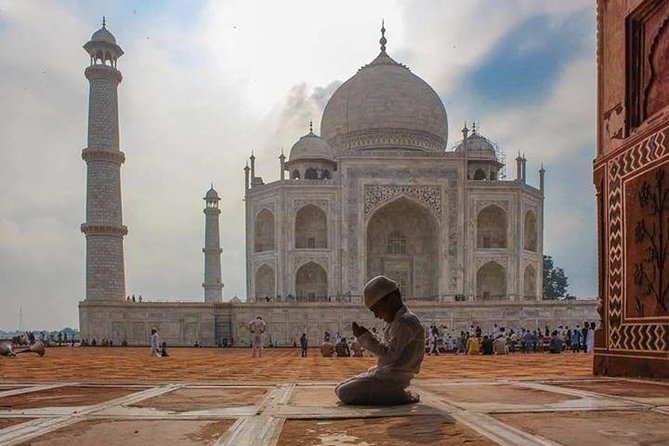 Taj Mahal and Agra Day Tour from Delhi - Taj Mahal visit: the benefit of a dedicated guide