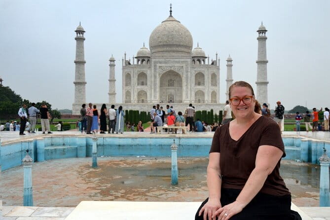 Taj Mahal and Agra fort Private Tour from Delhi - All Inclusive - Meeting your guide and handling the Taj Mahal entry