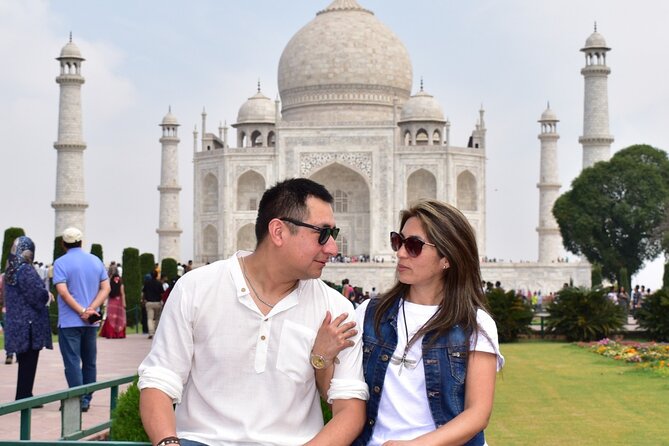 Taj Mahal Day Tour by Superfast Gatimaan Train from Delhi - Lunch at a five-star Agra hotel: unlimited buffet, 1 hour