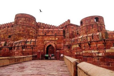 Taj Mahal Day Trip by Fastest Train From Delhi - All Inclusive - Nizamuddin pickup and the calm start: 6:00 onward