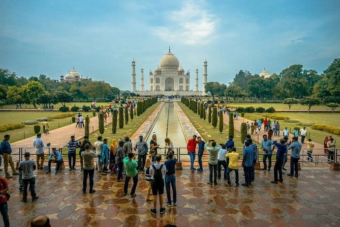 Taj Mahal day Trip from Delhi by Private Car ( Luxury & Comfort ) - 5-Star Lunch in Agra: A Real Break Instead of a Random Stop