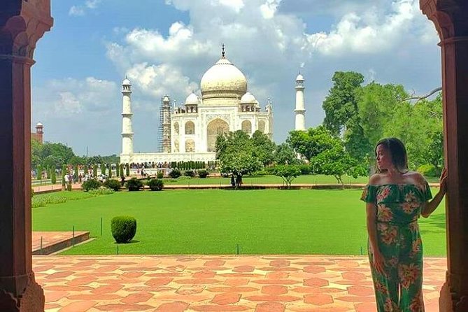 Taj Mahal Private Guided Tour from Delhi with Tickets + Food - Optional add-on: Fatehpur Sikri and extending your Agra stay
