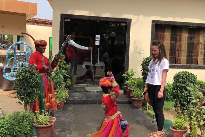 Taj Mahal Private Guided Tour from Delhi with Tickets + Food - Getting rolling: hotel pickup, private car comfort, and drive time expectations