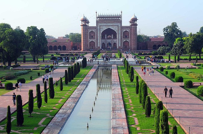 Taj Mahal Private Tour by Gatimaan Express Train - Agra Fort at midday: a 2-hour Mughal overview