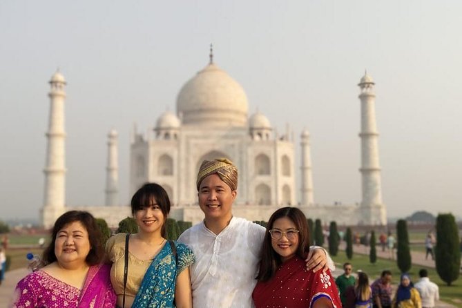 Taj Mahal skip the line - Luxury Tour - A smooth, full-day way to hit Agra from Delhi