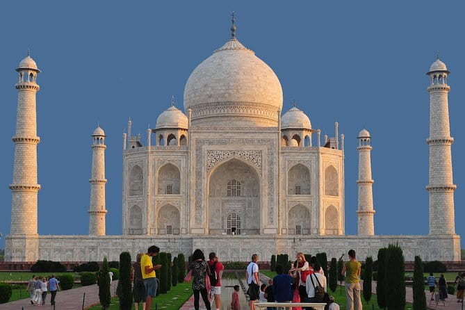 Taj Mahal Sunrise Tour with Agra overnight from Delhi - By Car - A private live guide: when good explanations change everything