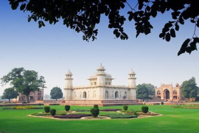 Taj Mahal Tour By Express Train from Delhi - Boarding the express train: tickets, meals, and timing