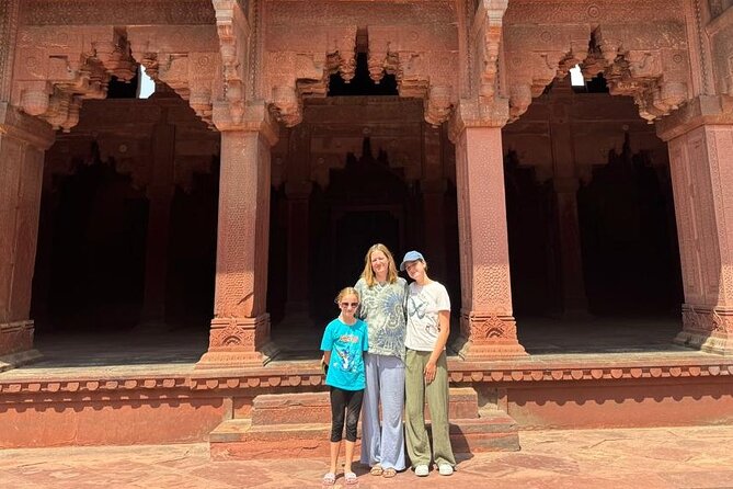 Taj Mahal Tour from Delhi All-Inclusive With-Multiple-Options - Stop 2: Lunch Break at DoubleTree by Hilton Agra