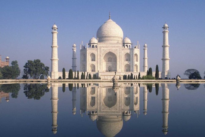 Taj Mahal Tour from Delhi by India's Fastest Train (GATIMAAN EXP) - Lunch at a 5-star hotel: included, but treat it like a reset