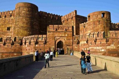 Taj Mahal Tour same day Gatimaan Express - Delhi-Agra Train tour - Pickup, station transfer, and why punctuality matters