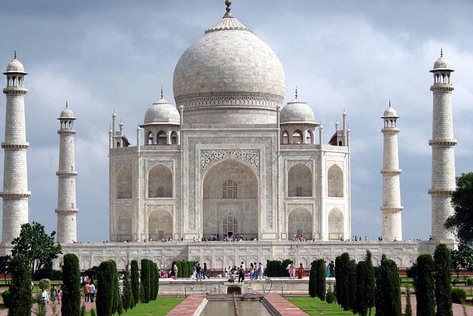 Taj Mahal Tour with Private Guide - Taj Mahal: 90 minutes with a guide who helps you shoot smarter