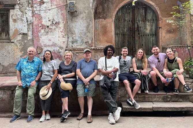 Temples, Bazaars & Food Tasting in Old Delhi with Female Guide - Old Delhi in 3 hours: what this tour is really good at