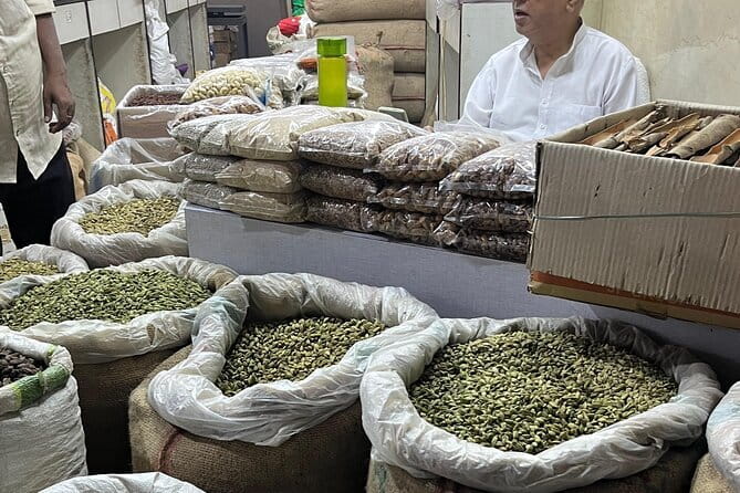 Temples, Bazaars & Food Tasting in Old Delhi with Female Guide - Sikh temple stop: the gurudwara kitchen is the surprise