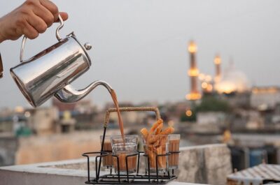 The Old Delhi Sundowner - Kite Flying and High Tea - Getting there through Chandni Chowk lanes (without losing the plot)