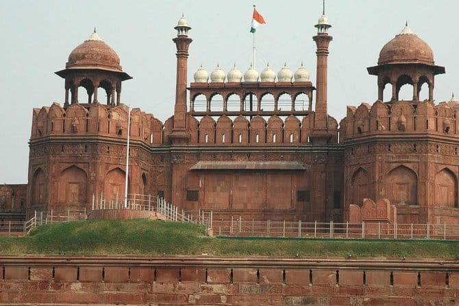 Tour a Nueva y Vieja Delhi Con Guía en Idioma Español - Lotus Temple and India Gate: New Delhi’s iconic stops