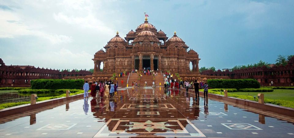 Tour To Swaminarayan Akshardham Guide & Delhi Transfers - The Live English Guide Makes the Visit Make Sense